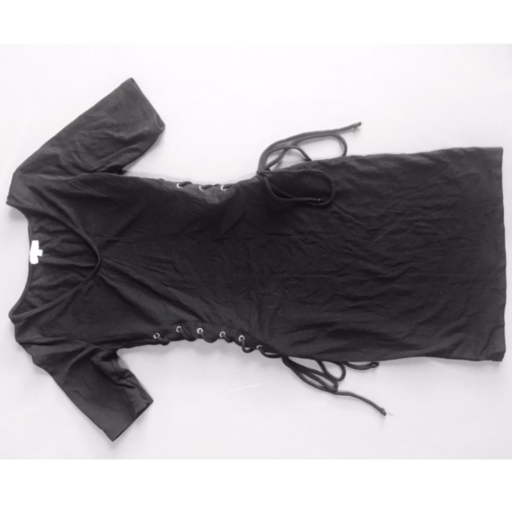 Black drew with side ties